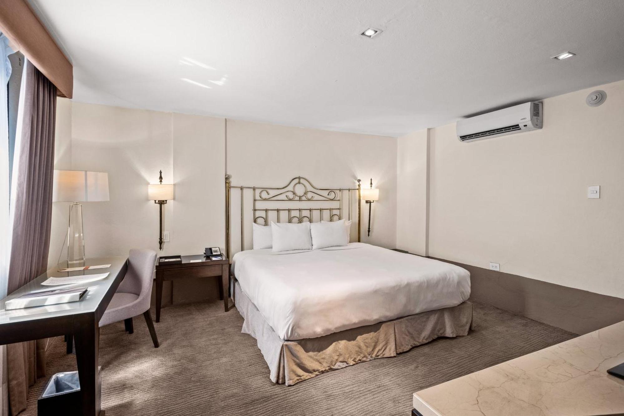 Quinta Real Puebla Hotel Kültér fotó A room at the hotel