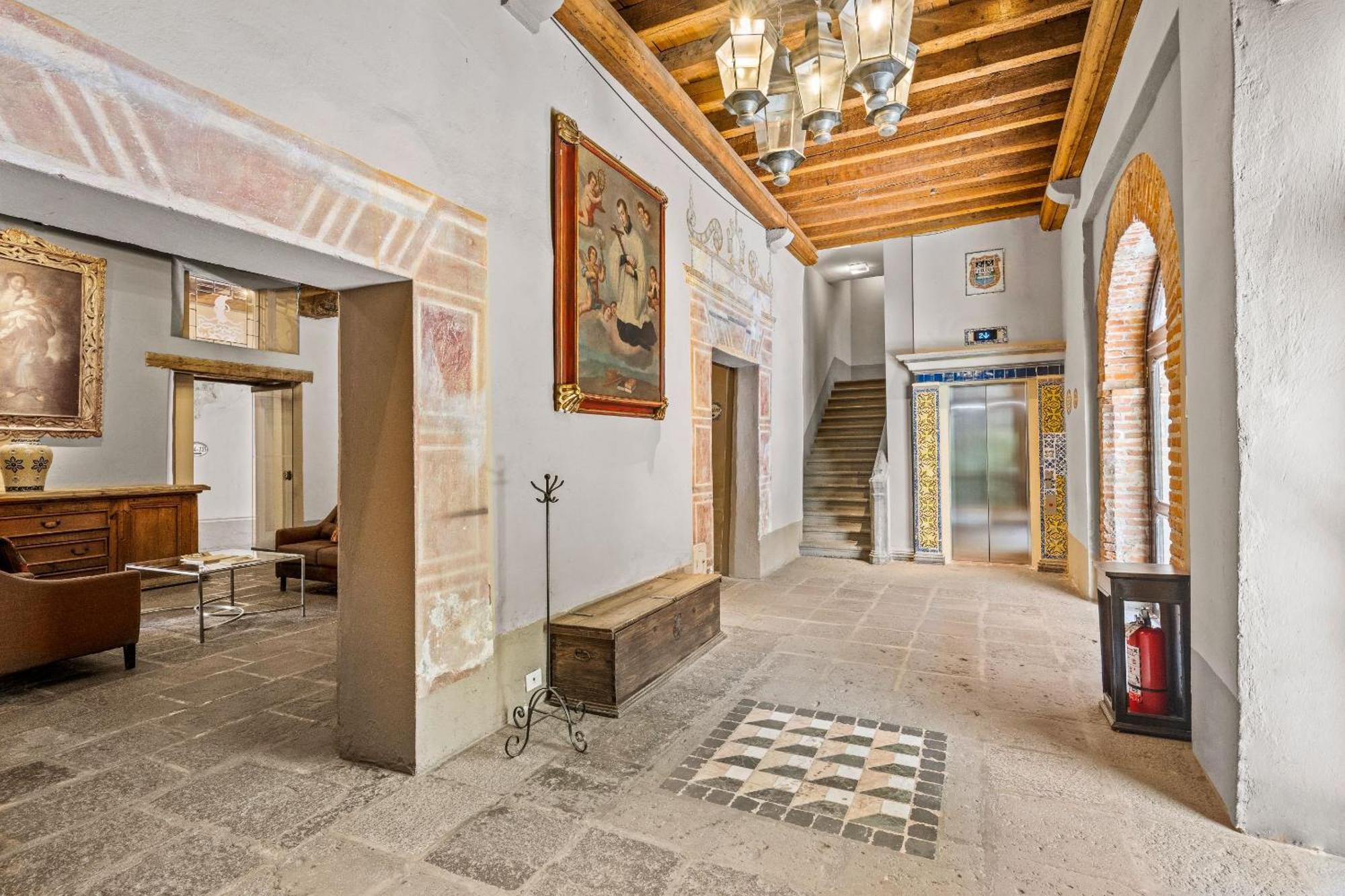Quinta Real Puebla Hotel Kültér fotó Interior of the museum